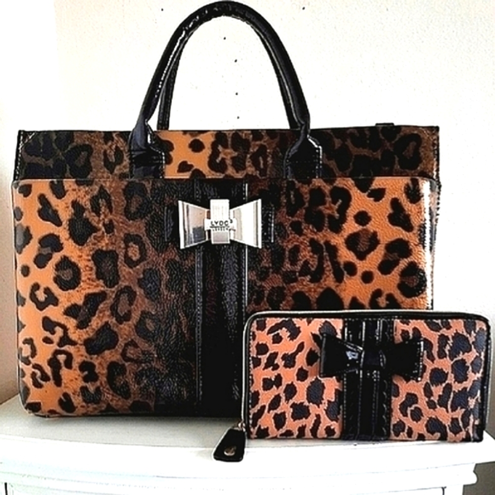 NWOT LYDC HANDBAG & WALLET SET